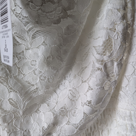NWT Torrid White Lace Trim Top 2X - Picture 8 of 10